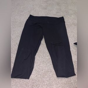 Size 12 LuluLemon Wunder Under Leggings